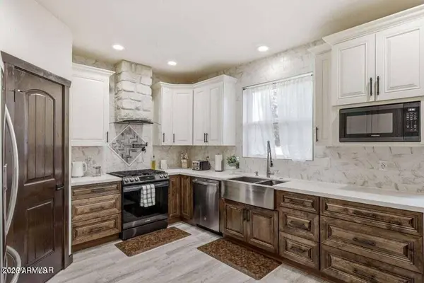 4930 W MOUNTAIN HOLLOW Loop, Show Low, AZ 85901
