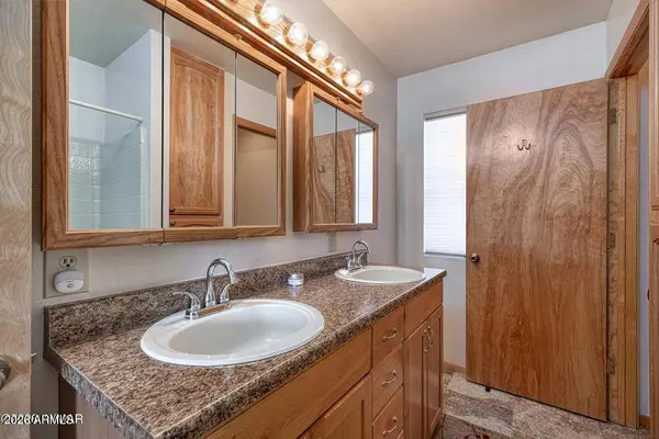 2287 THUNDERBIRD Way, Overgaard, AZ 85933