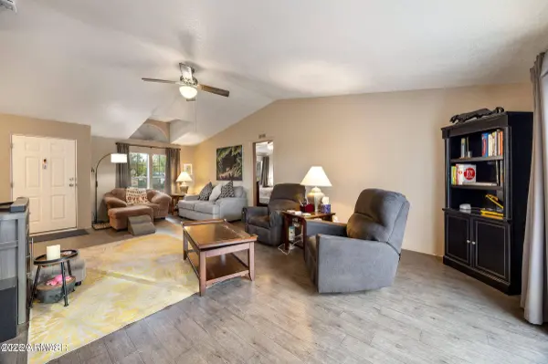 220 S 10TH Avenue, Show Low, AZ 85901
