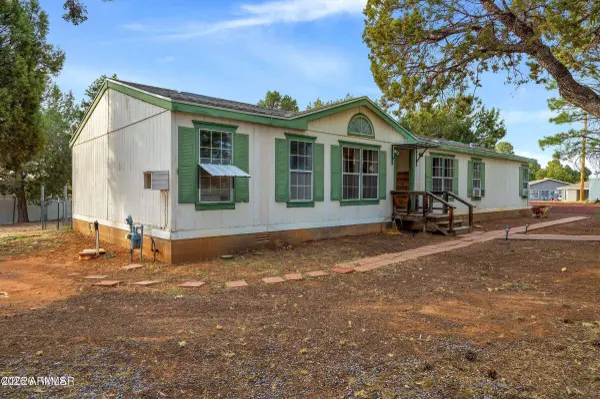 220 S 10TH Avenue, Show Low, AZ 85901