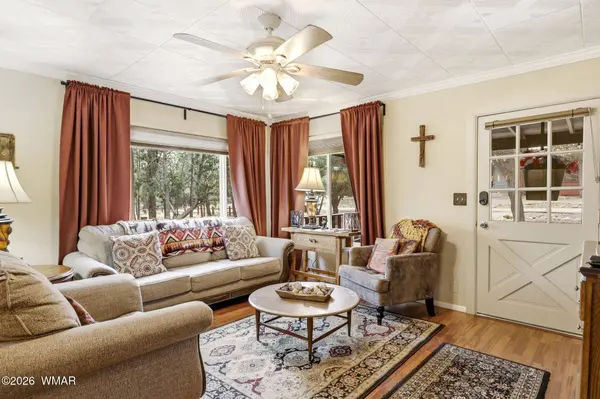 3349 Panorama Drive, Overgaard, AZ 85933