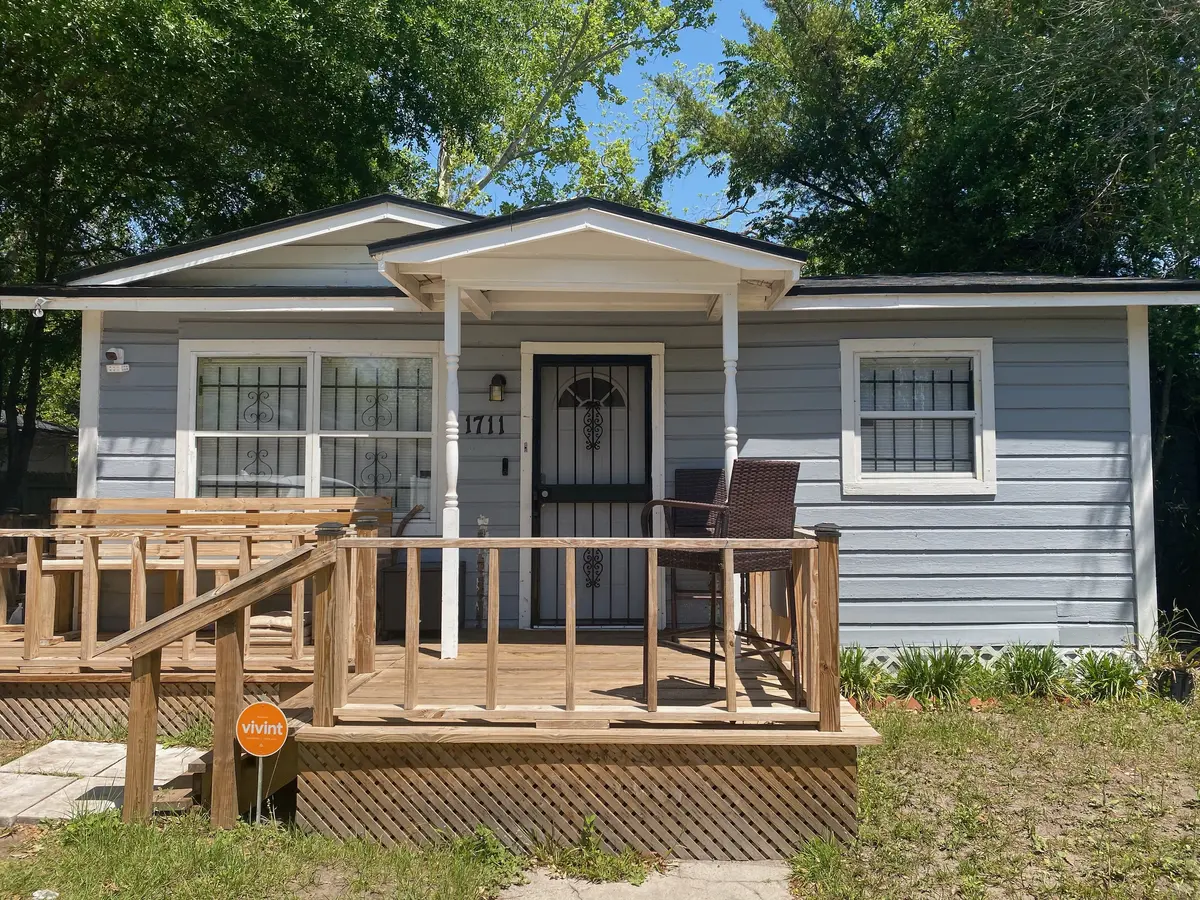 1711 27th St W, Jacksonville, FL 32209-3705