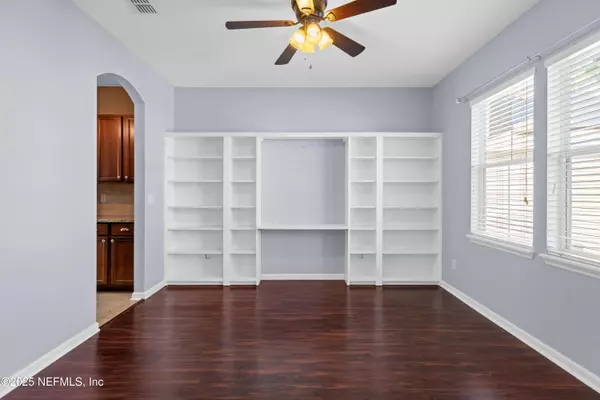 1551 CARPATHIAN DR, Jacksonville, FL 32218