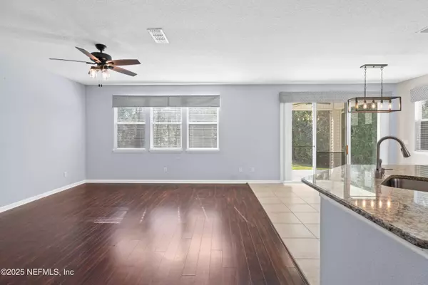 1551 CARPATHIAN DR, Jacksonville, FL 32218