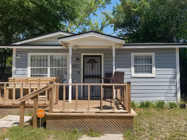 1711 27th St W, Jacksonville, FL 32209-3705