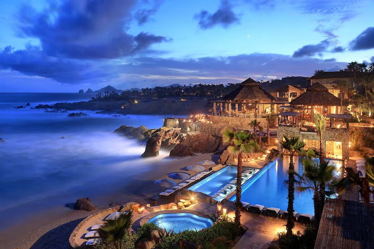 Las Ventanas community view