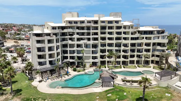 misiones del cabo building