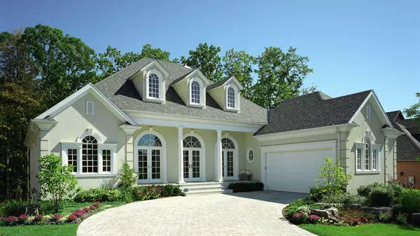 Lakefront vs. Non-Lakefront Home Values in Gainesville GA | 2025 Guide