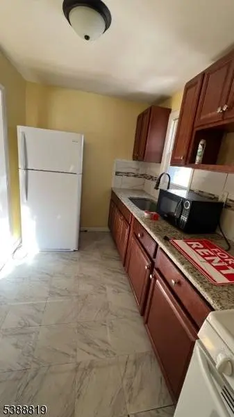 230 Amherst St, East Orange City, NJ 07018