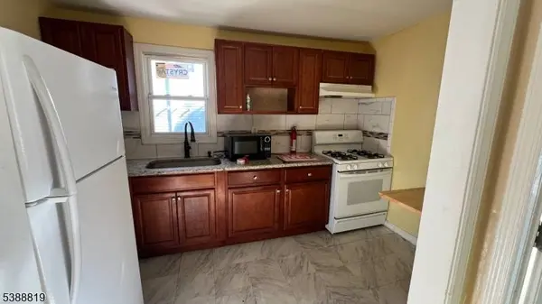 230 Amherst St, East Orange City, NJ 07018