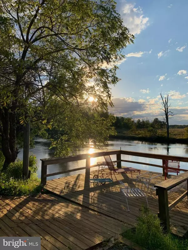 15 HIGGINSVILLE LN, Mount Royal, NJ 08061