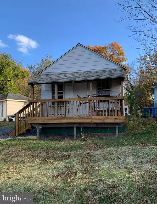 15 HIGGINSVILLE LN, Mount Royal, NJ 08061