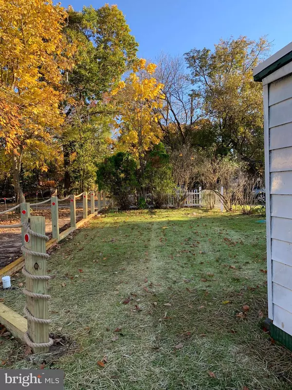 15 HIGGINSVILLE LN, Mount Royal, NJ 08061