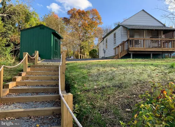 15 HIGGINSVILLE LN, Mount Royal, NJ 08061