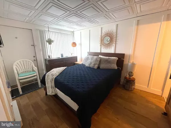 404 E DENVER AVE, Wildwood, NJ 08260