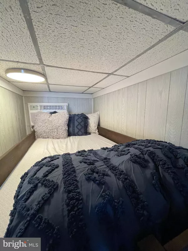 404 E DENVER AVE, Wildwood, NJ 08260