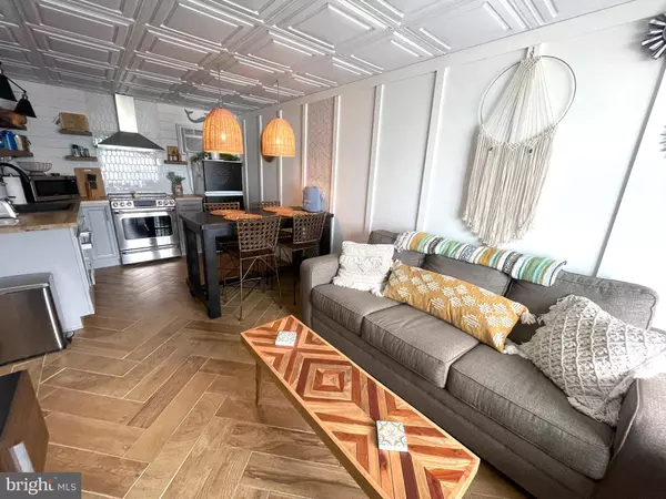 404 E DENVER AVE, Wildwood, NJ 08260