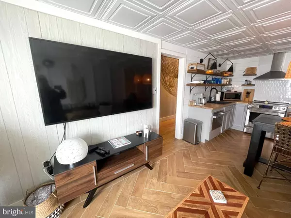 404 E DENVER AVE, Wildwood, NJ 08260