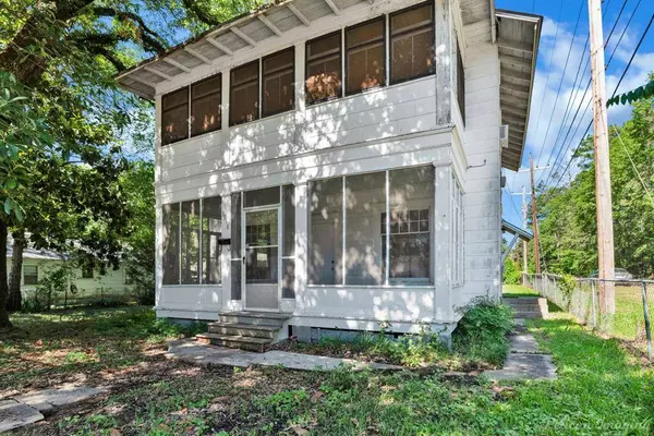 3918 St Vincent Avenue, Shreveport, LA 71108