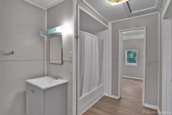 3918 St Vincent Avenue, Shreveport, LA 71108