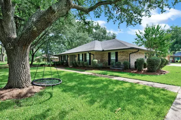 112 Rolling Meadow Lane, Bossier City, LA 71112