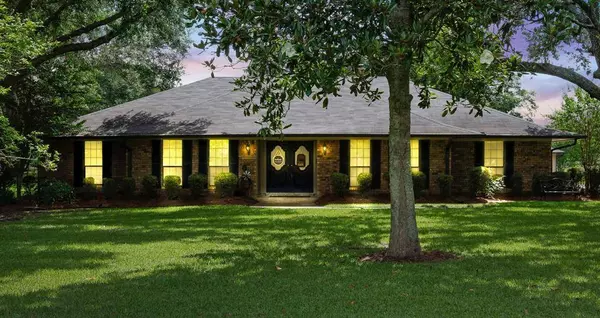 112 Rolling Meadow Lane, Bossier City, LA 71112