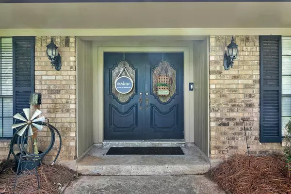 112 Rolling Meadow Lane, Bossier City, LA 71112