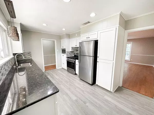 7040 Creswell Drive, Shreveport, LA 71106