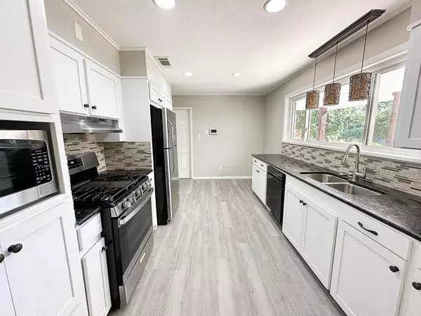 7040 Creswell Drive, Shreveport, LA 71106