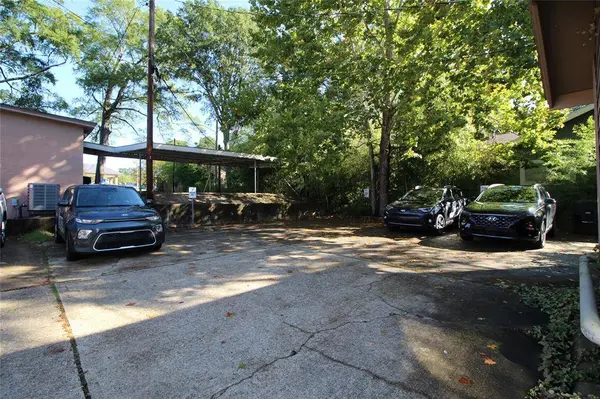 752 Dalzell Street