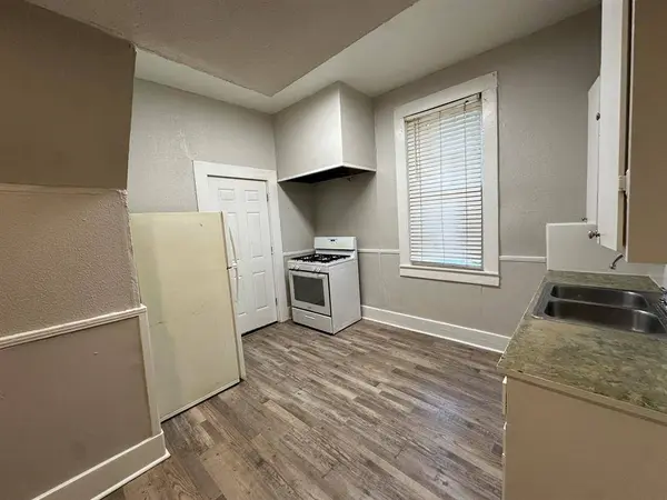 2413 Creswell Avenue, Shreveport, LA 71104