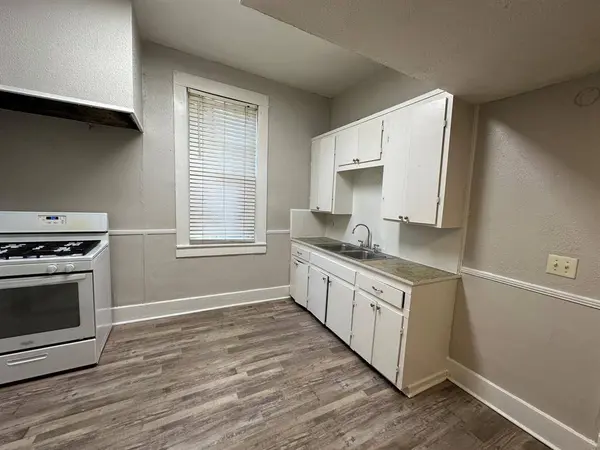 2413 Creswell Avenue, Shreveport, LA 71104