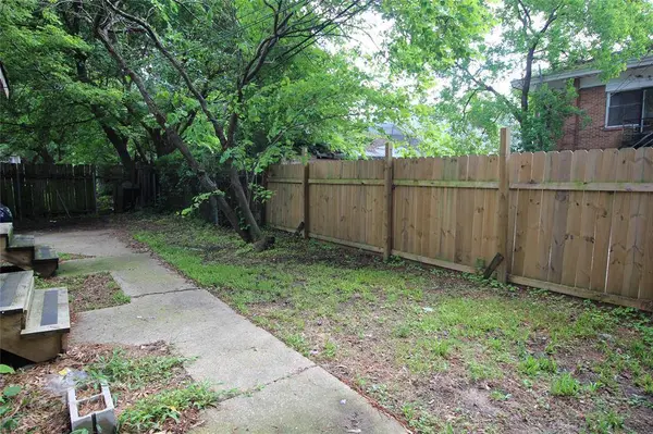 2413 Creswell Avenue, Shreveport, LA 71104