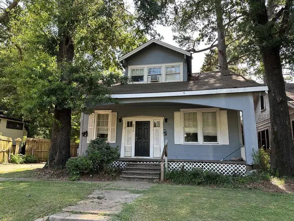 2413 Creswell Avenue