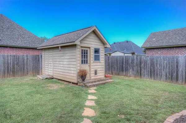 517 Tupelo Drive, Bossier City, LA 71111
