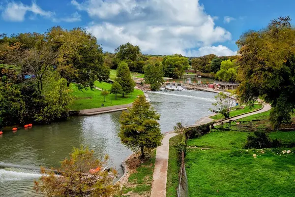 feature image of Is the San-Austin Commute Worth It? Your Complete Guide to Living in New Braunfels