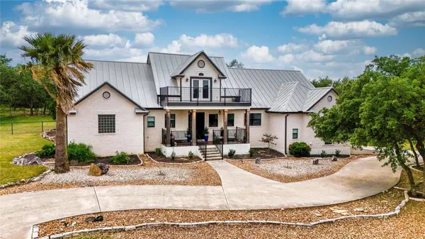 725 Winding VW, New Braunfels, TX 78132
