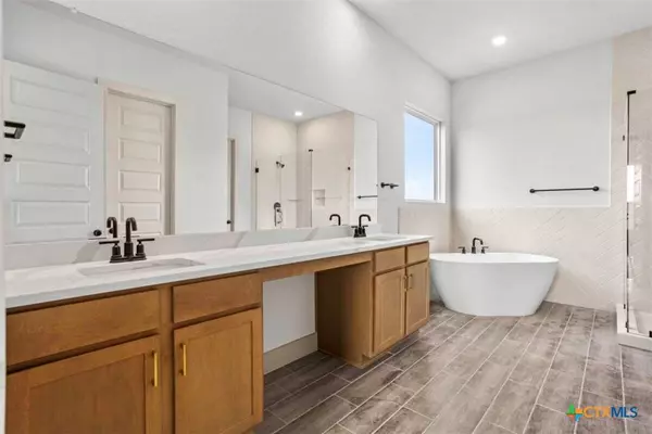 1641 Saddleback RUN, New Braunfels, TX 78130