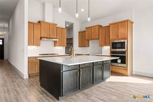 1641 Saddleback RUN, New Braunfels, TX 78130