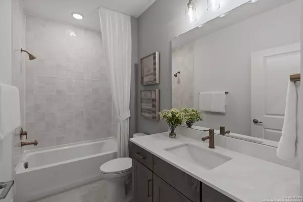 2085 Pinyon Drive, New Braunfels, TX 78132