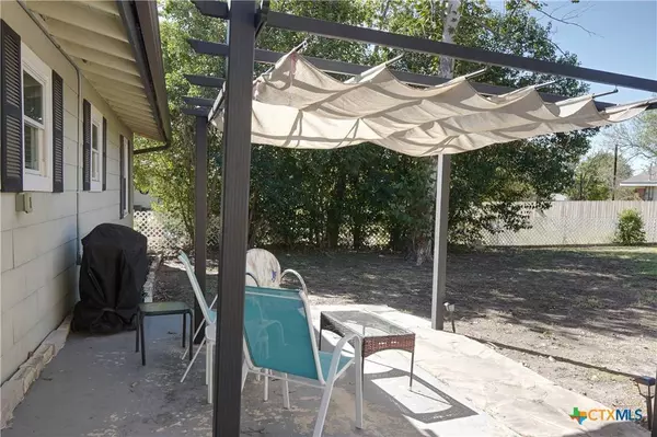 1236 S Academy AVE, New Braunfels, TX 78130