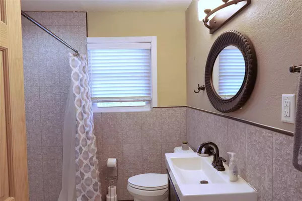 1236 S Academy Ave S, New Braunfels, TX 78130