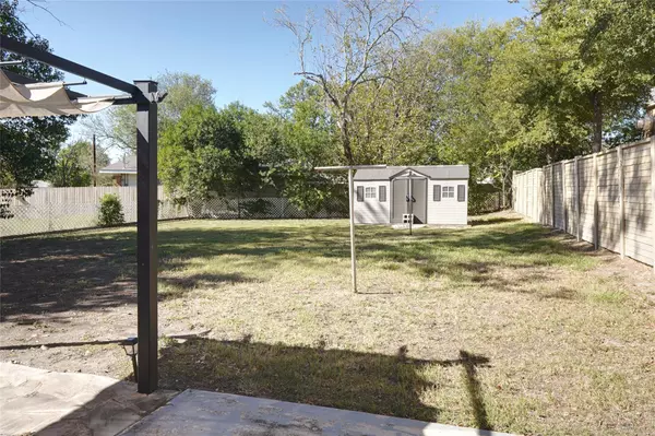 1236 S Academy Ave S, New Braunfels, TX 78130