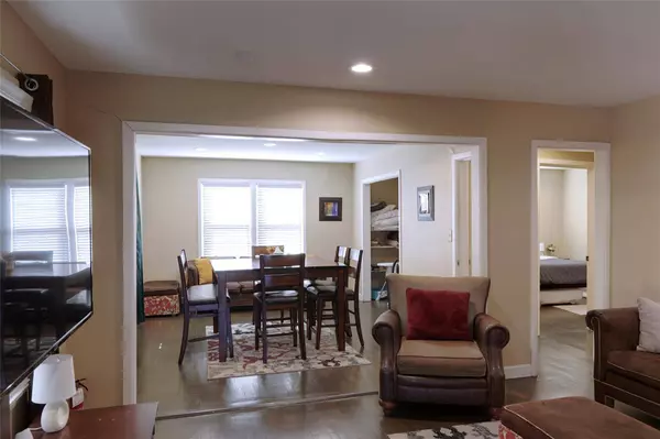 1236 S Academy Ave S, New Braunfels, TX 78130