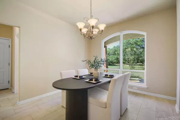 577 River Chase, New Braunfels, TX 78132