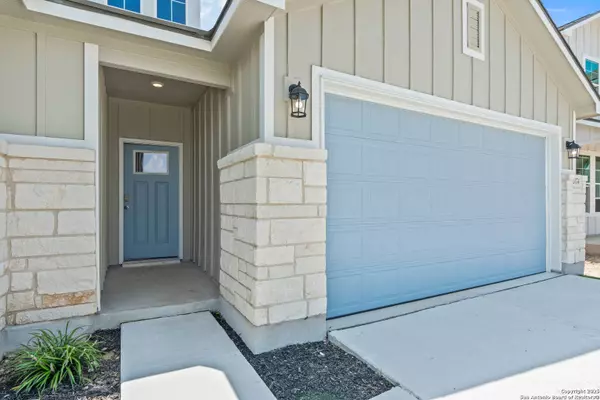 2074 Newforest Peak, New Braunfels, TX 78130