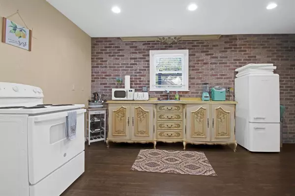 1236 S Academy Ave S, New Braunfels, TX 78130