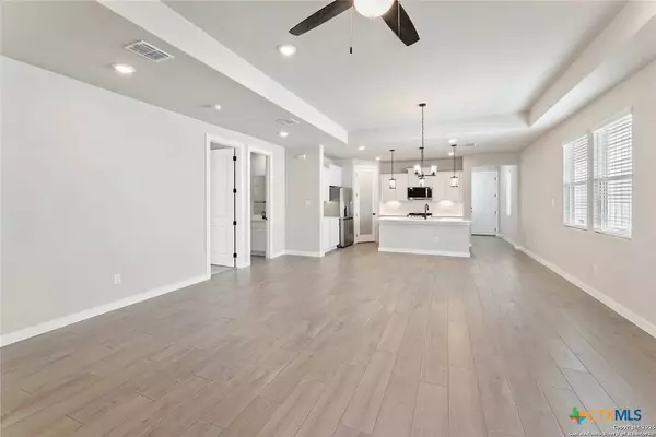 735 Langston LN, New Braunfels, TX 78130