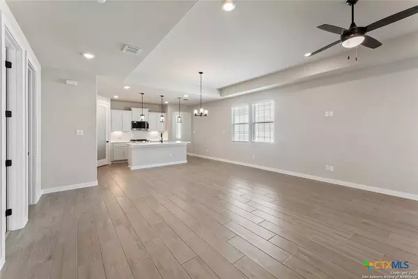 735 Langston LN, New Braunfels, TX 78130