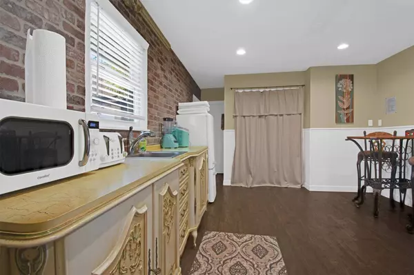 1236 S Academy Ave S, New Braunfels, TX 78130